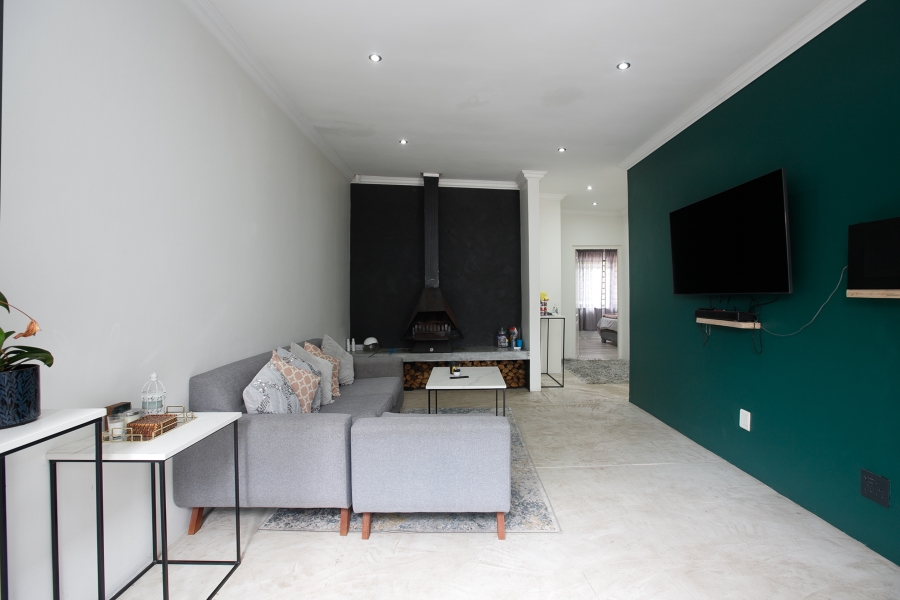 3 Bedroom Property for Sale in Claremont Village Western Cape